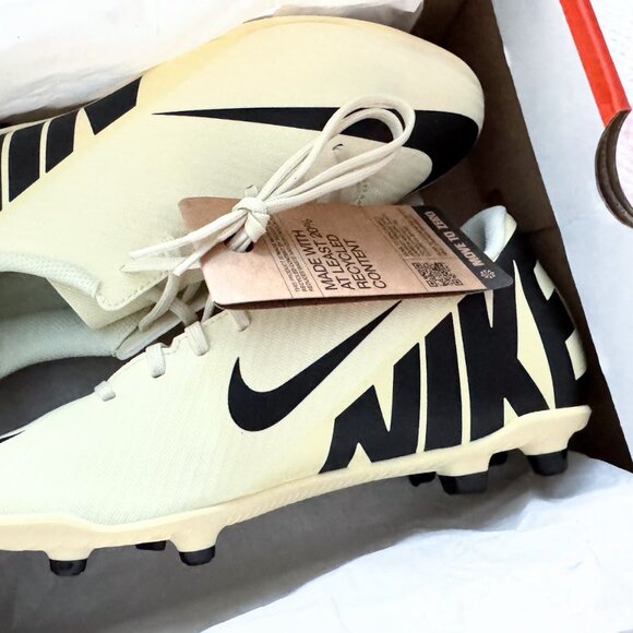 Kids NIKE Jr Mercurial Vapor Club Soccer Cleats Shoes Boys or Girls Size 6Y NEW! - Picture 2 of 11